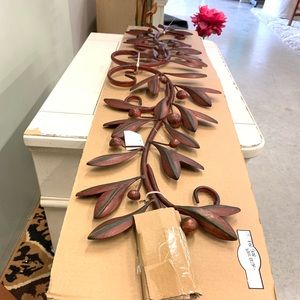 Traditional Iron Leaves and Berries Wall Decor